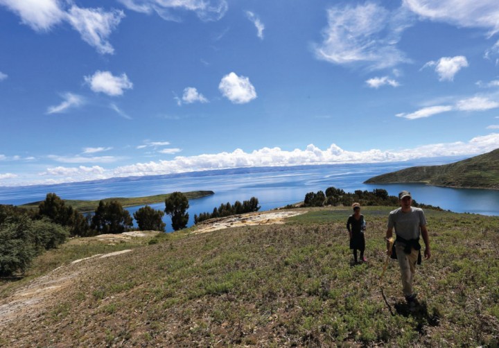 Trekking-on-Sun-Island-Pic-by-Harry-Dowdney-for-Sumak-Travel